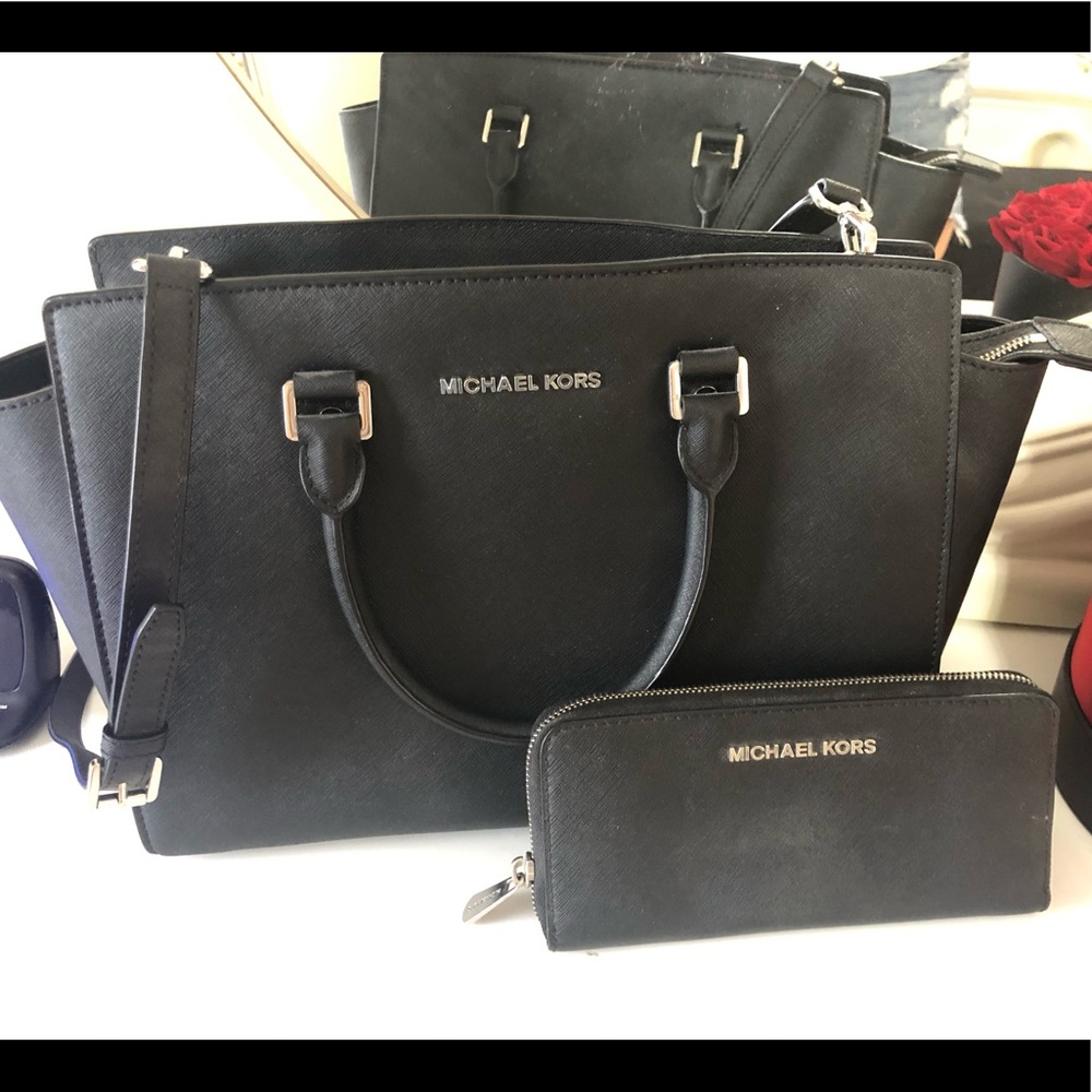 GREAT CONDITION michael kors purse w wallet